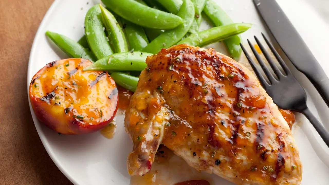 Grilled Chicken with Spicy Peach Glaze